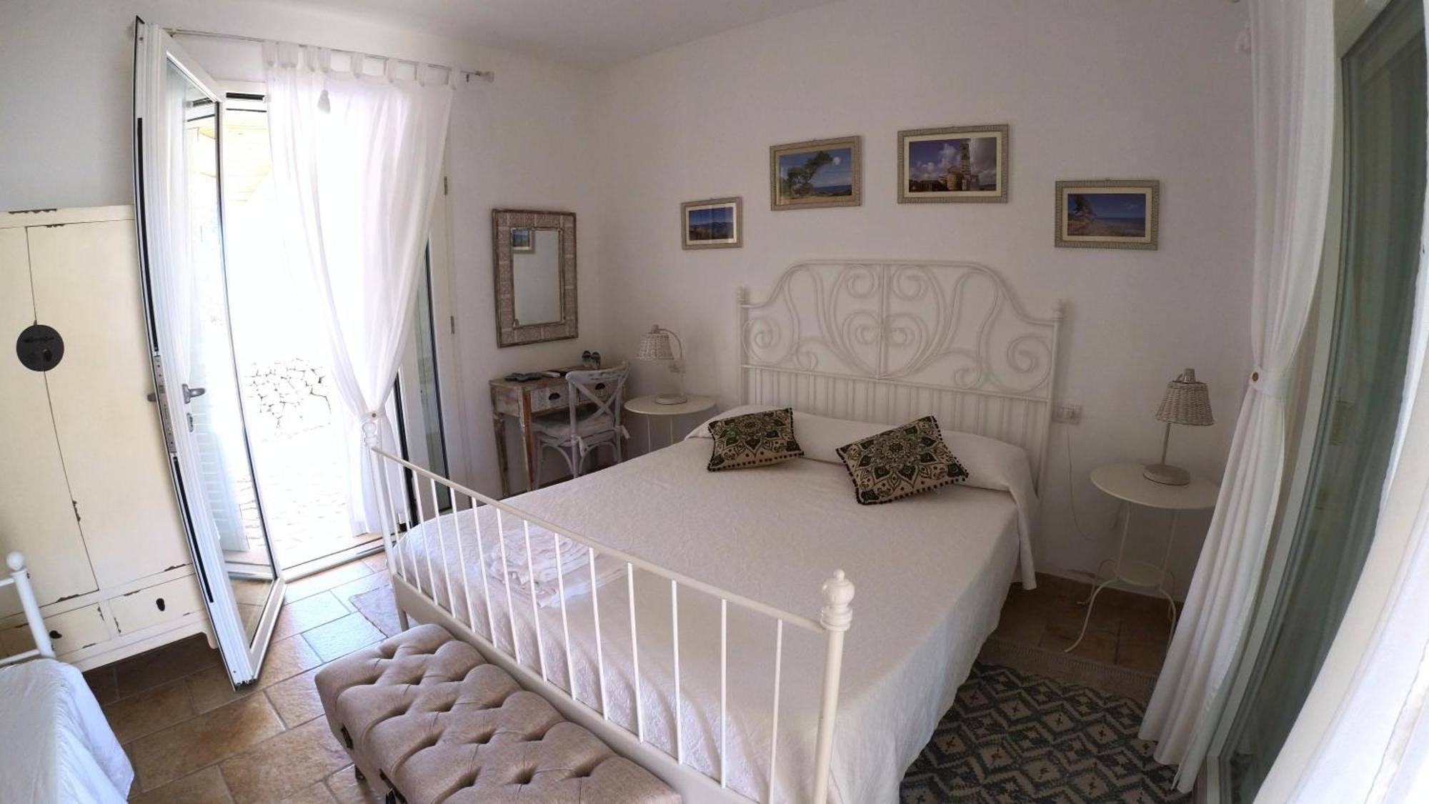 Monti Russu Natural Guest House Aglientu Eksteriør billede
