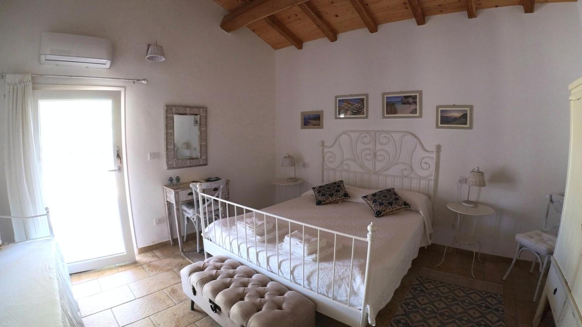 Monti Russu Natural Guest House Aglientu Eksteriør billede