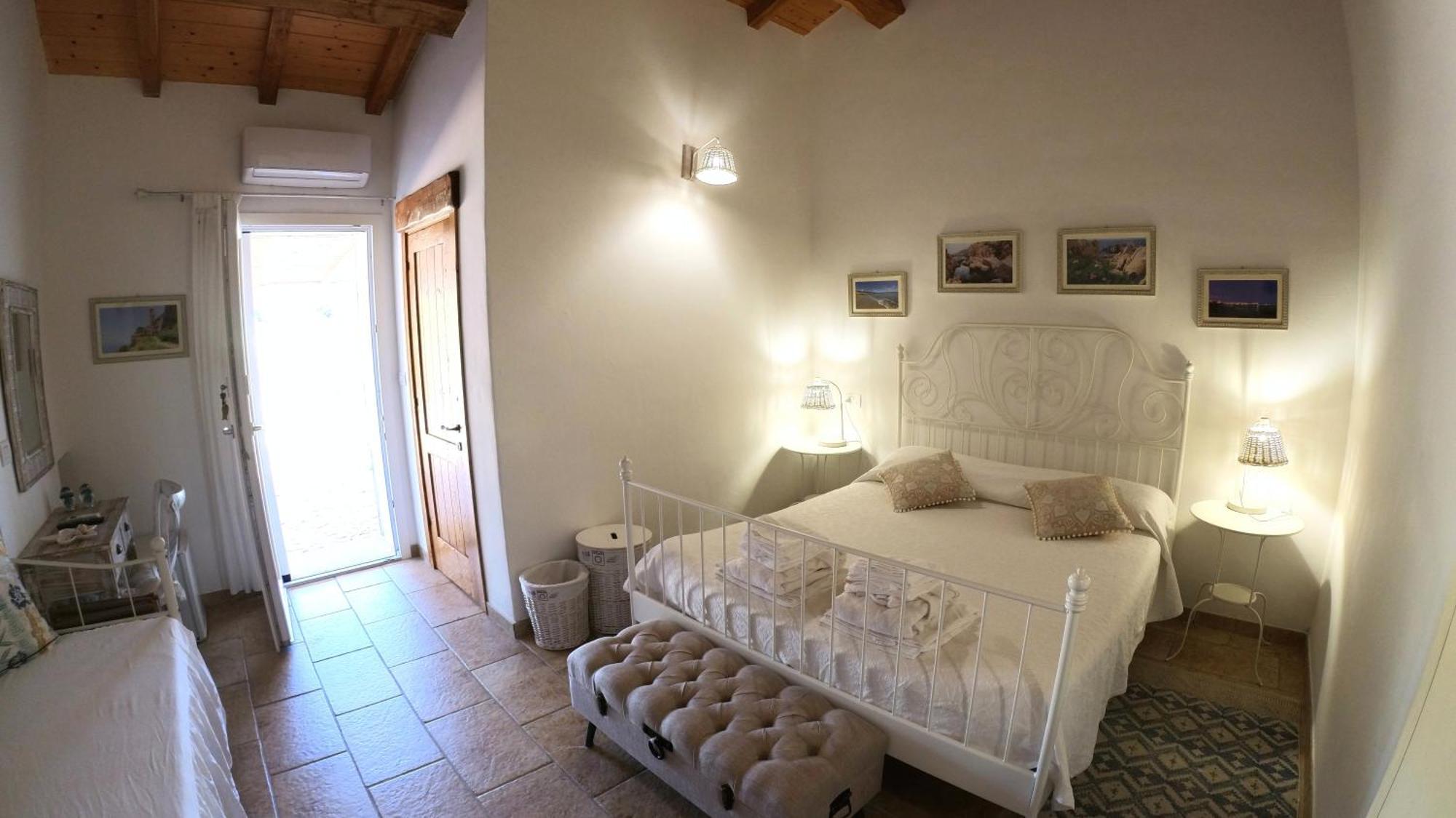 Monti Russu Natural Guest House Aglientu Eksteriør billede